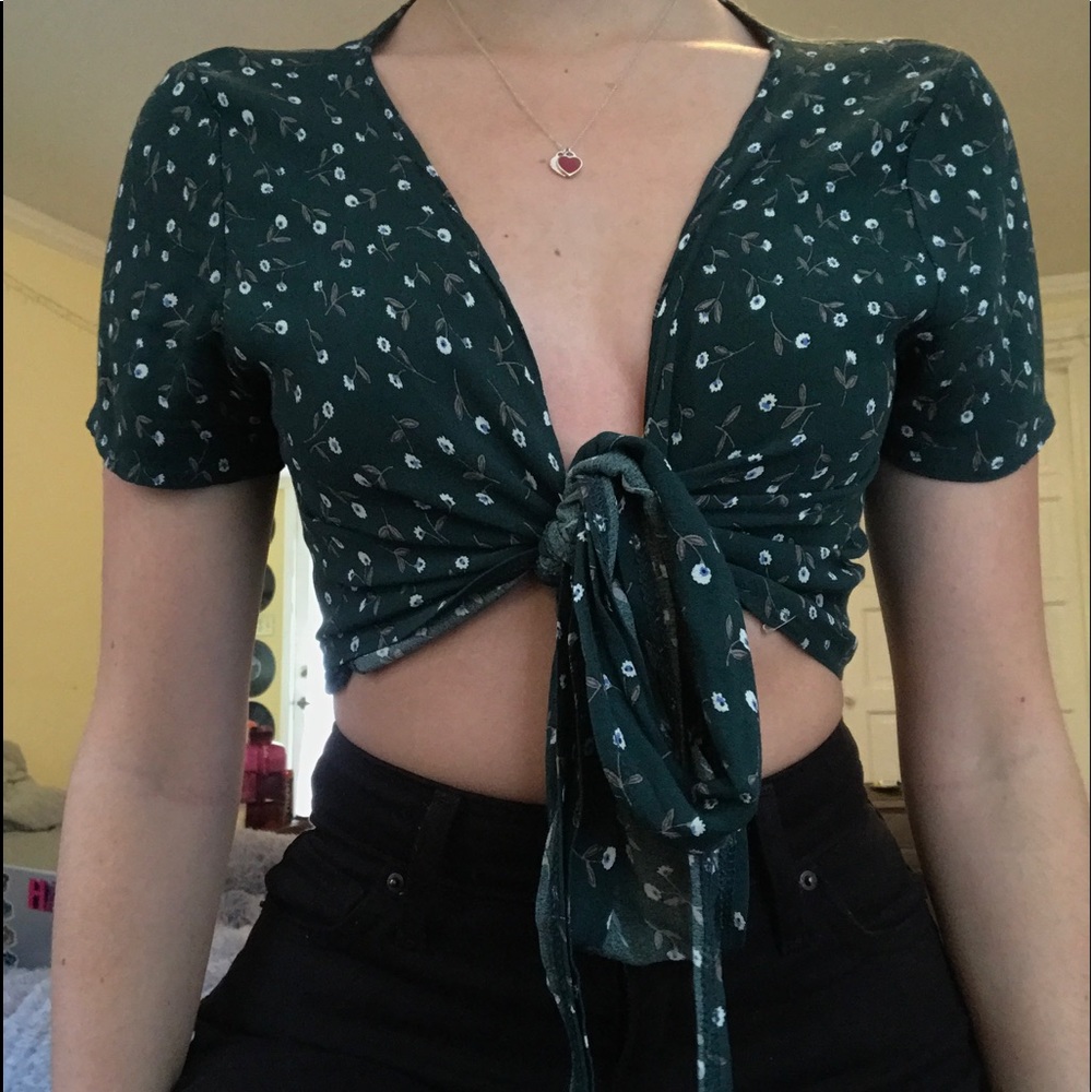 Brandy green flower top